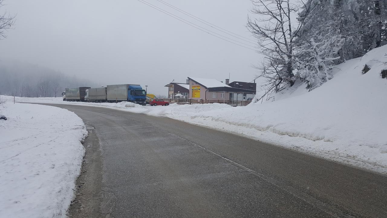 Pansion I Restoran ,, Pogled" Hotel Han Pijesak ภายนอก รูปภาพ
