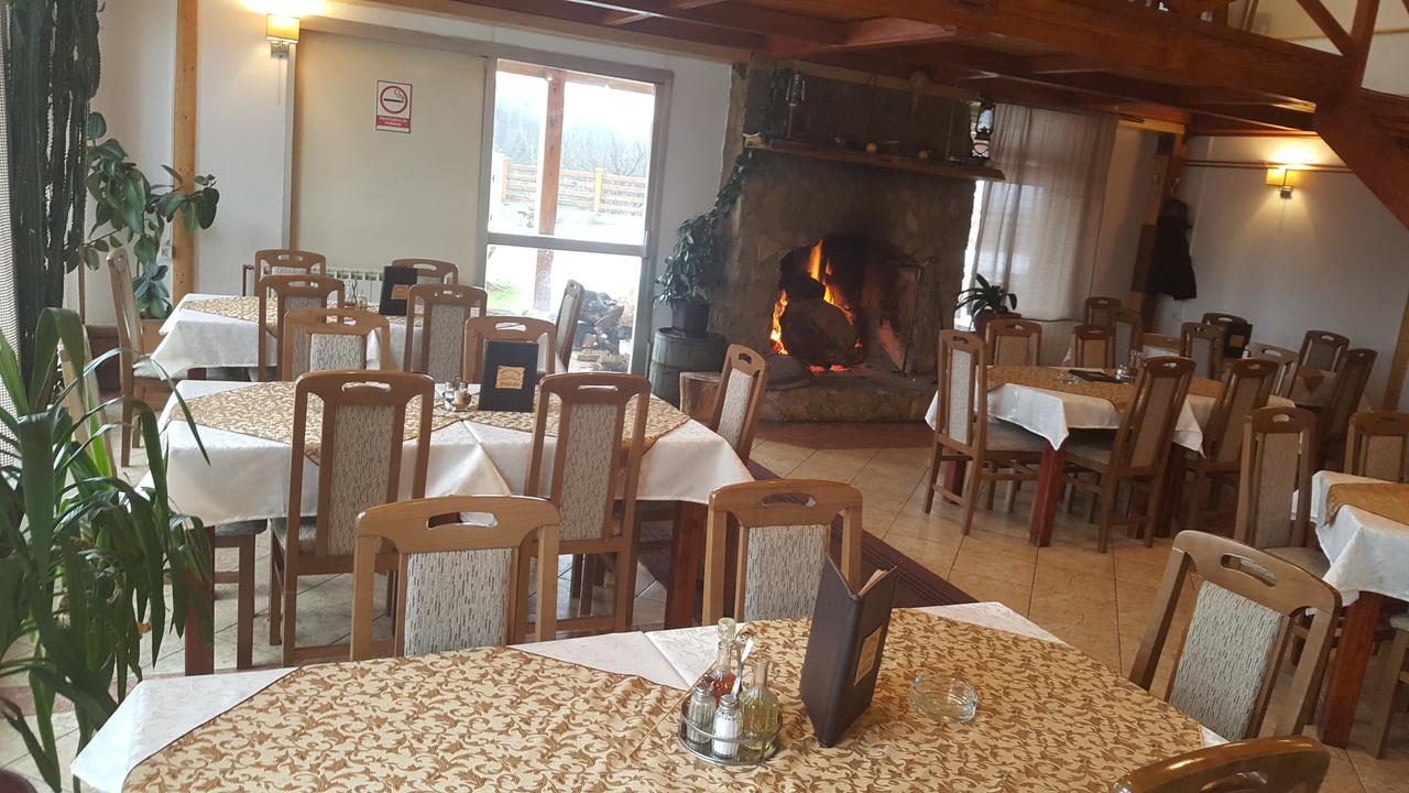 Pansion I Restoran ,, Pogled" Hotel Han Pijesak ภายนอก รูปภาพ