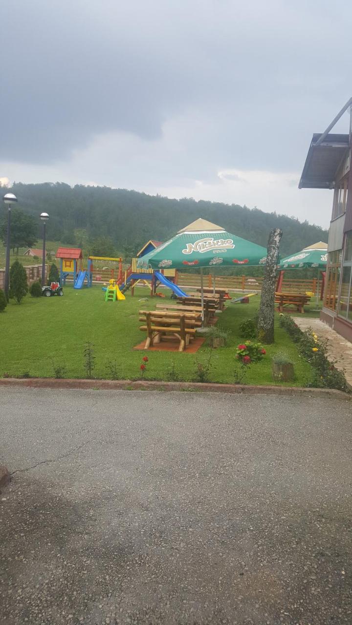 Pansion I Restoran ,, Pogled" Hotel Han Pijesak ภายนอก รูปภาพ